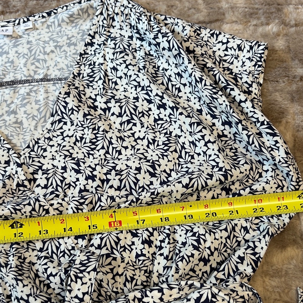 GAP Navy and White Floral Dress - Picture 6 of 7